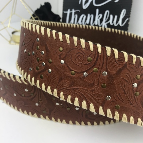 Brown Leather Floral Belt - Picture 10 of 12